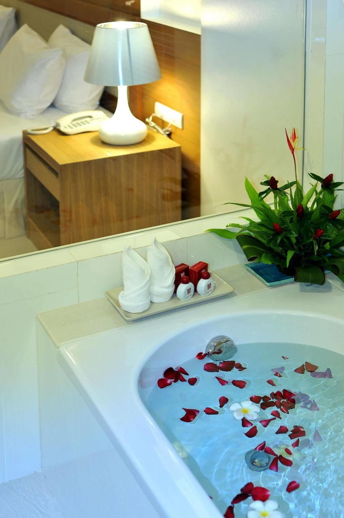 Chalong Princess Pool Villa Resort Sha Extra Plus Extérieur photo